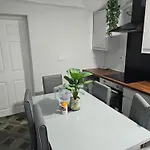Worem House-Ensuiet